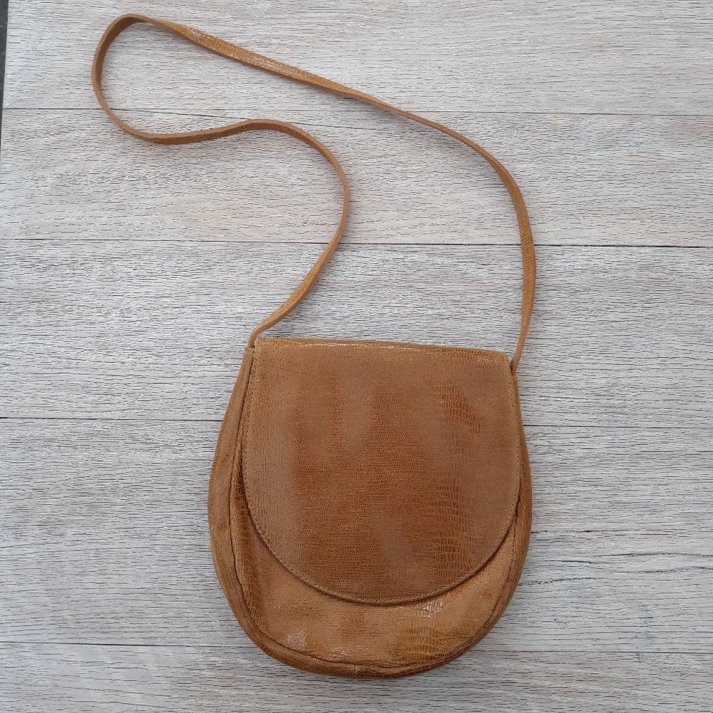 Vintage leather crossbody bag